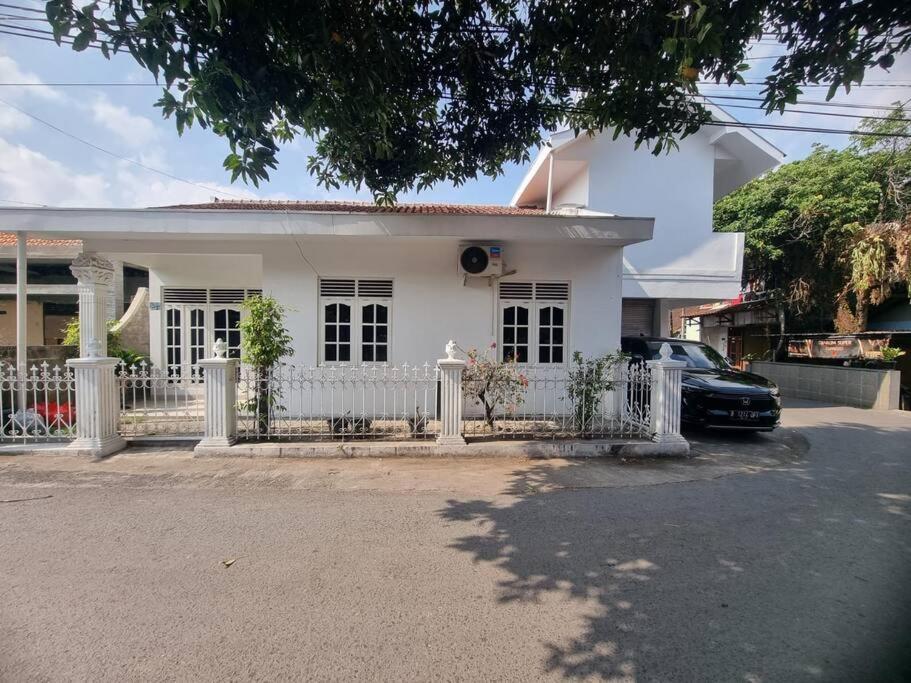 Kamiliya Homestay Ngabean Exterior photo